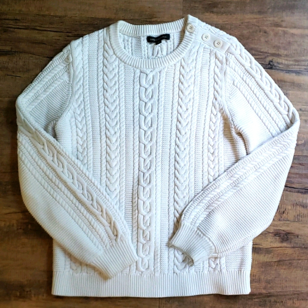 Cable crewneck sweater